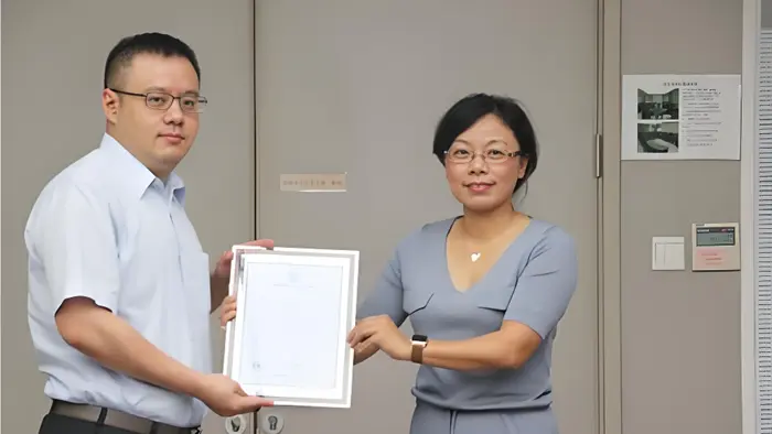 Faigheann Tionscal Trom Qiansheng Deimhniú ISO 9001, Iontaobhas Domhanda a Neartú